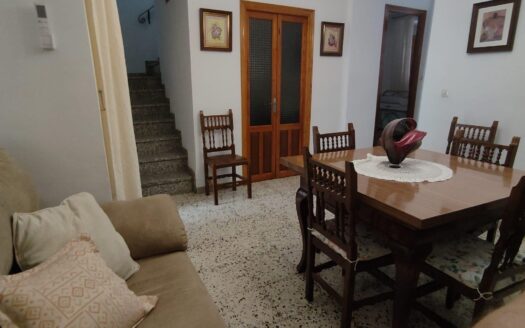 Estupenda casa en el pueblo de Cuevas Bajas (Málaga)