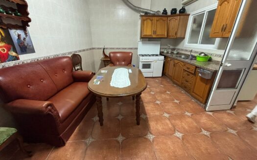 Estupenda casa en el pueblo de Cuevas Bajas (Málaga)