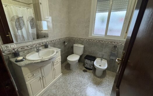 Estupenda casa en el pueblo de Cuevas Bajas (Málaga)