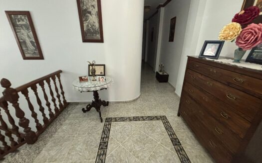 Estupenda casa en el pueblo de Cuevas Bajas (Málaga)