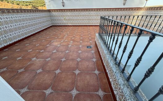 Estupenda casa en el pueblo de Cuevas Bajas (Málaga)