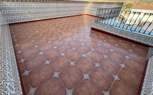 Estupenda casa en el pueblo de Cuevas Bajas (Málaga)