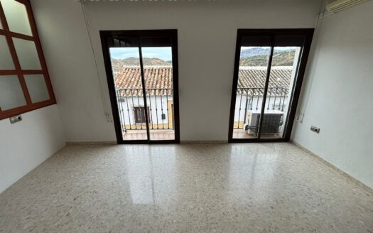 **Casa Pareada en Venta en la Zona Monumental de Antequera**