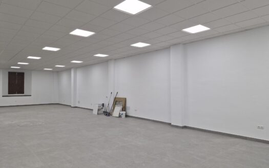 Estupendo local a estrenar en Antequera.