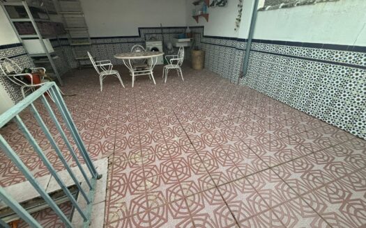 Casa de 3 plantas en el corazón de Antequera