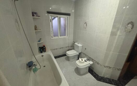 Casa de 3 plantas en el corazón de Antequera