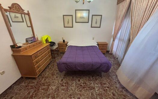 Casa de 3 plantas en el corazón de Antequera