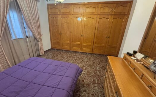 Casa de 3 plantas en el corazón de Antequera