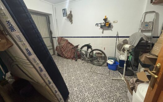 Casa de 3 plantas en el corazón de Antequera