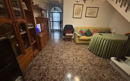 Casa de 3 plantas en el corazón de Antequera