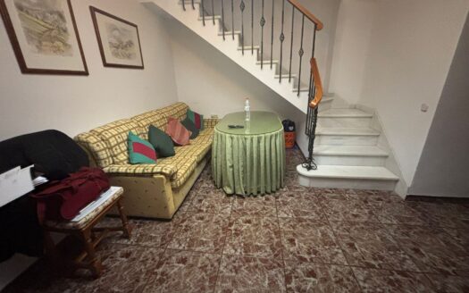 Casa de 3 plantas en el corazón de Antequera