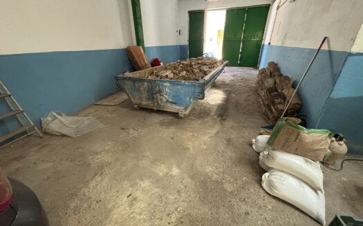 Local en venta en Antequera