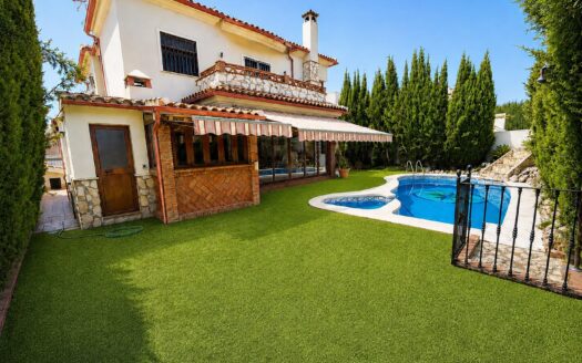 Chalet en «Urbanización El Molino» de Antequera