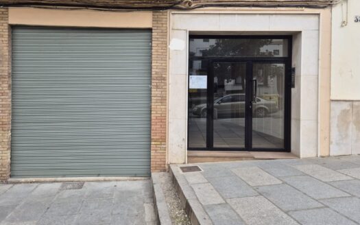 Local en venta en Antequera